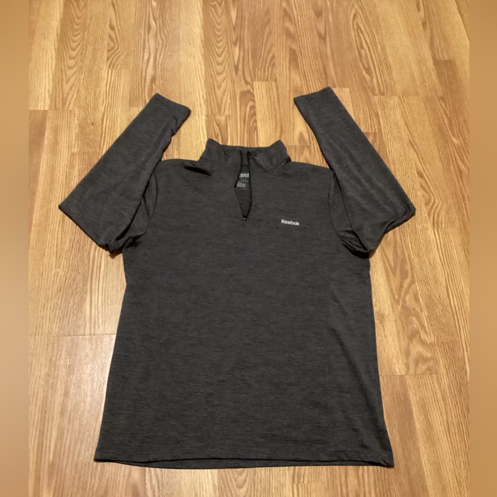 Reebok men’s exercise sweater size large color dark gray long sleeve